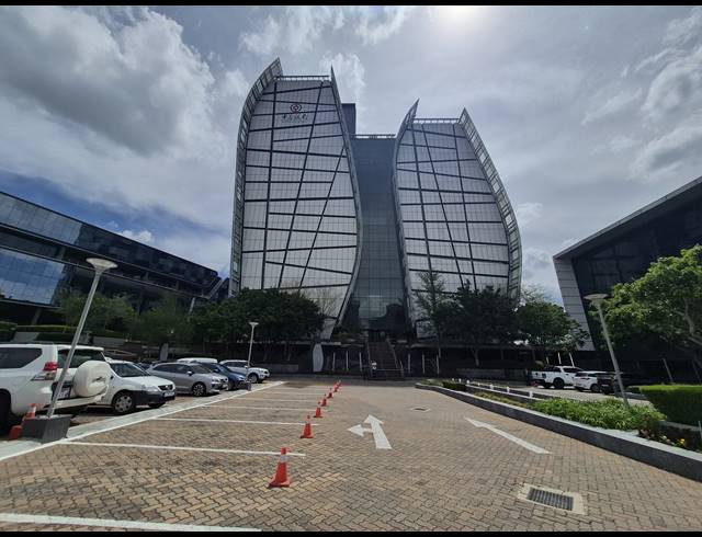 424M² OFFICE TO LET IN SANDTON CENTRAL